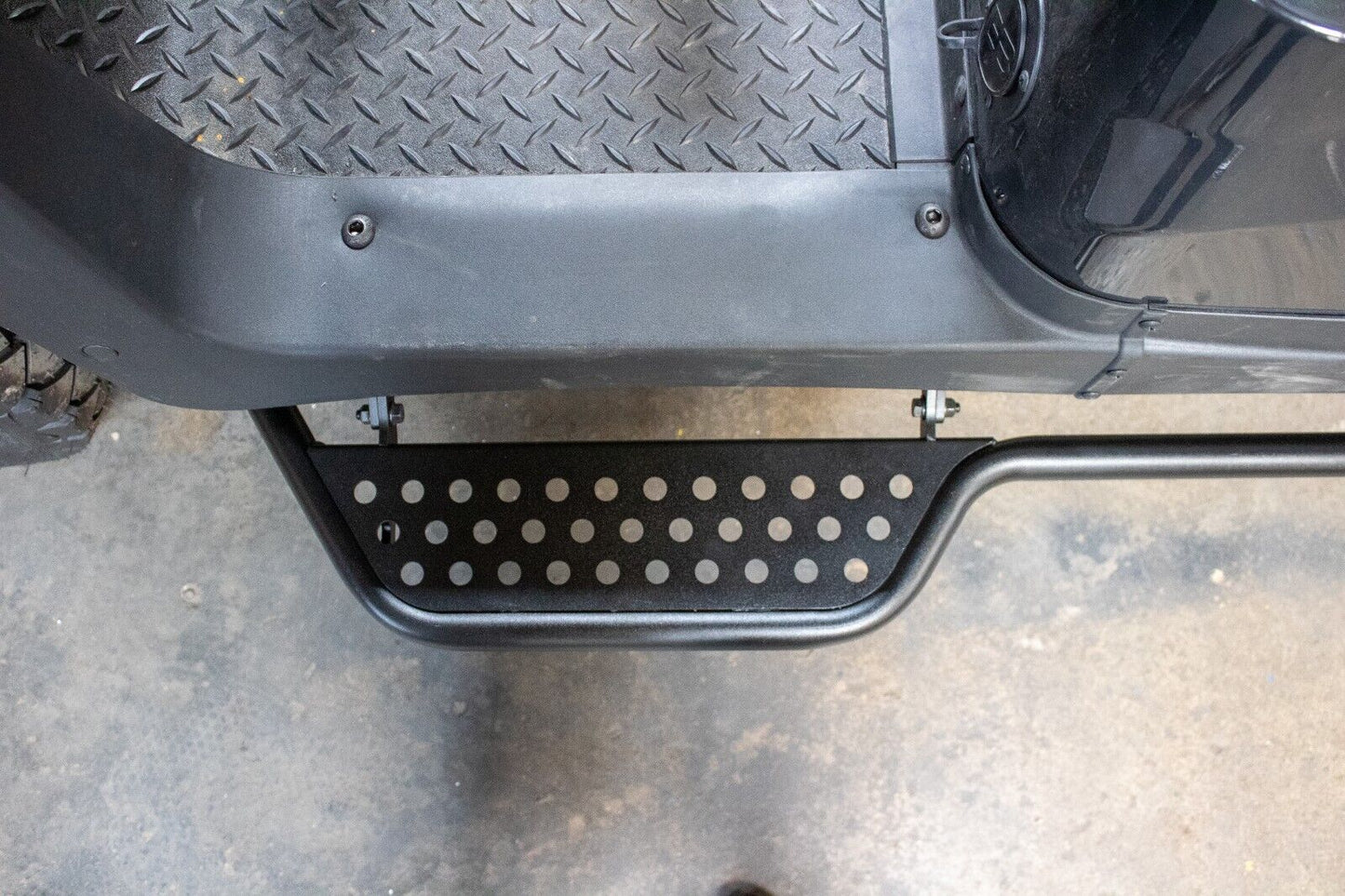 4 Passenger Nerf Bar Step Kit - (Kodiak EV Apex/Defender, Vivid EV Peak/Anthem / & Honor LSV)